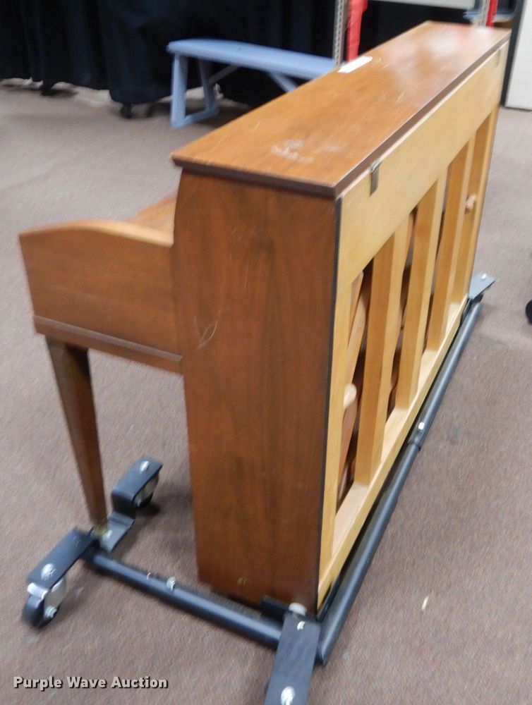 image for item IU9809 Music equipment