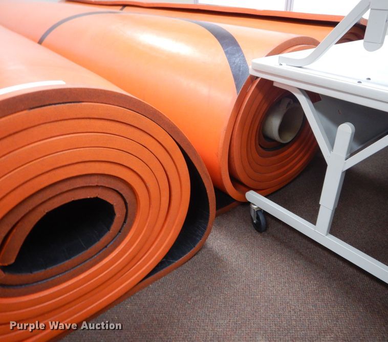 image for item IU9812 (3) wrestling mats