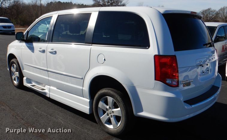 image for item JD9444 2017 Dodge Grand Caravan  handicap accessible van