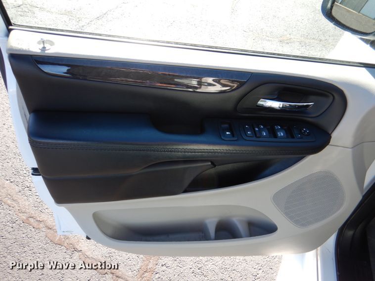 image for item JD9444 2017 Dodge Grand Caravan  handicap accessible van