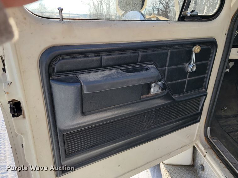 image for item JE9911 1974 Ford F600  pumper fire truck