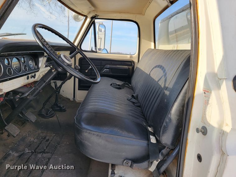 image for item JE9911 1974 Ford F600  pumper fire truck