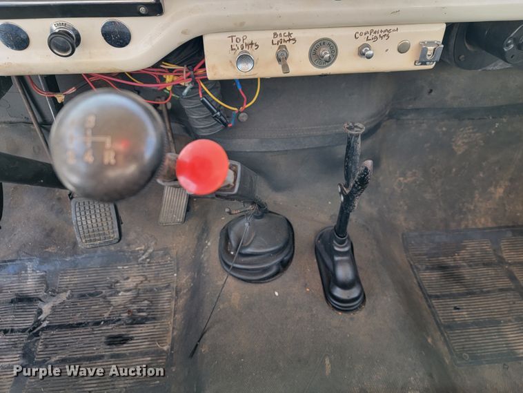 image for item JE9911 1974 Ford F600  pumper fire truck