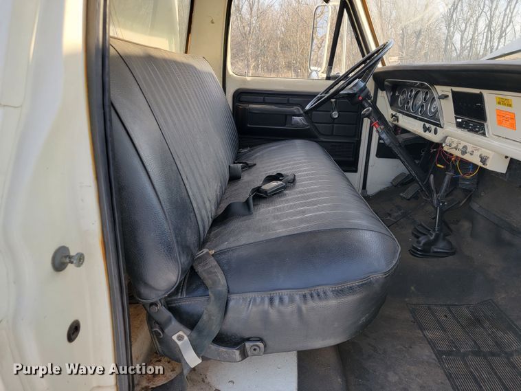 image for item JE9911 1974 Ford F600  pumper fire truck