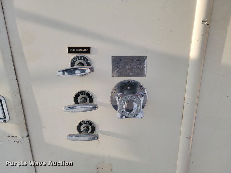 image for item JE9911 1974 Ford F600  pumper fire truck