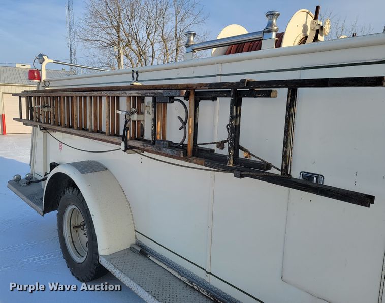 image for item JE9911 1974 Ford F600  pumper fire truck