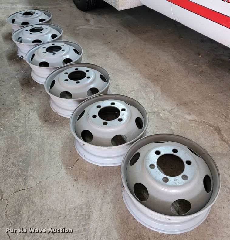 image for item JE9911 1974 Ford F600  pumper fire truck