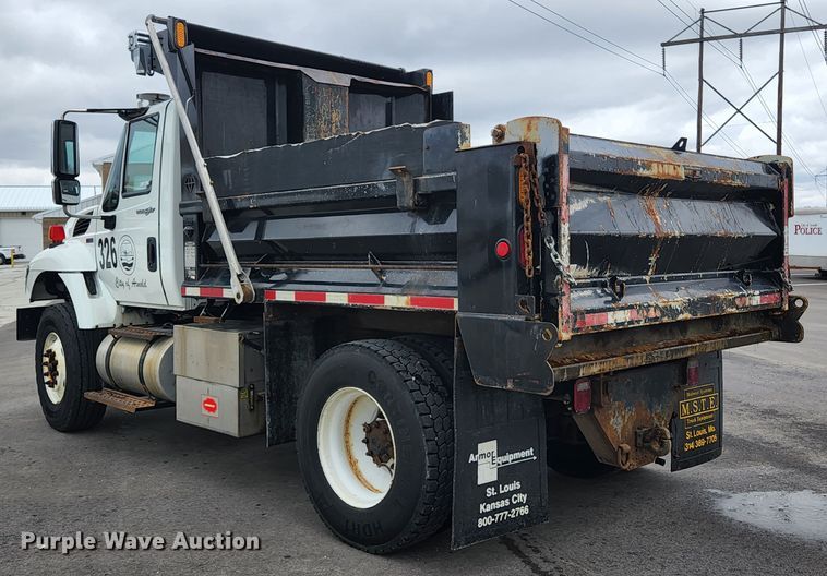 image for item JG9195 2013 International 7400  dump truck