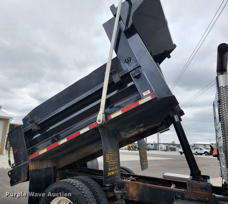 image for item JG9195 2013 International 7400  dump truck