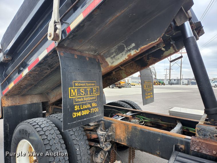 image for item JG9195 2013 International 7400  dump truck