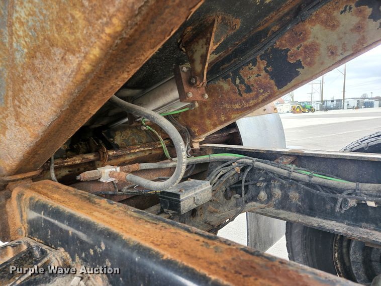 image for item JG9195 2013 International 7400  dump truck