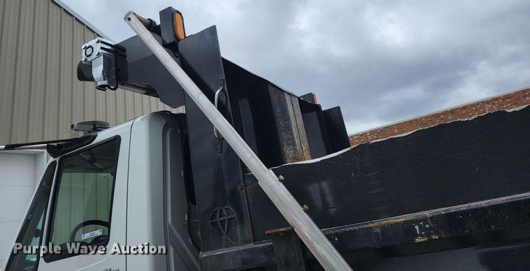 image for item JG9195 2013 International 7400  dump truck