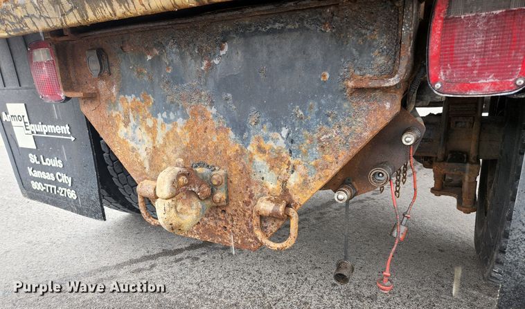 image for item JG9195 2013 International 7400  dump truck