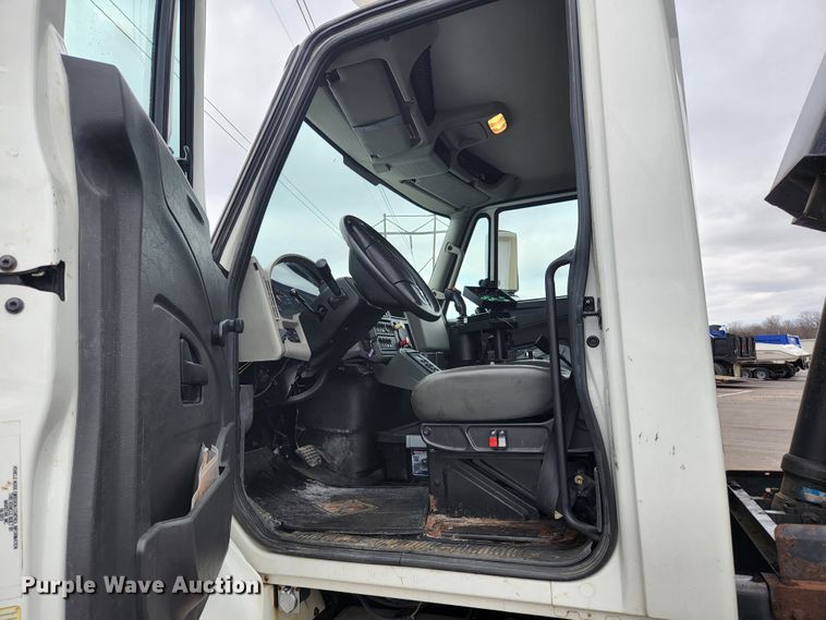 image for item JG9195 2013 International 7400  dump truck