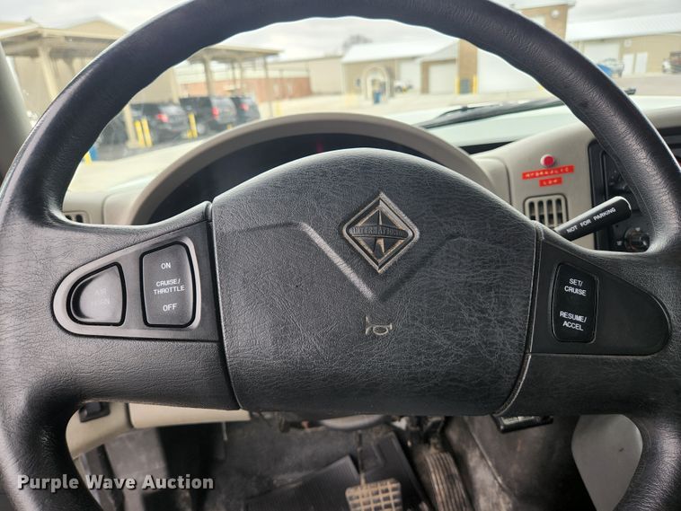 image for item JG9195 2013 International 7400  dump truck