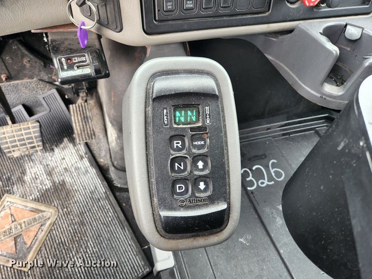 image for item JG9195 2013 International 7400  dump truck