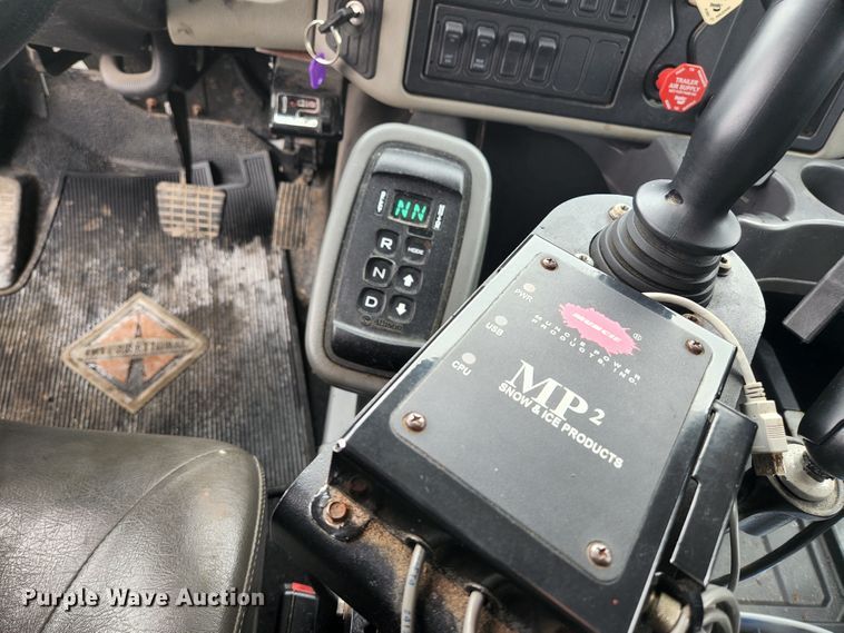 image for item JG9195 2013 International 7400  dump truck