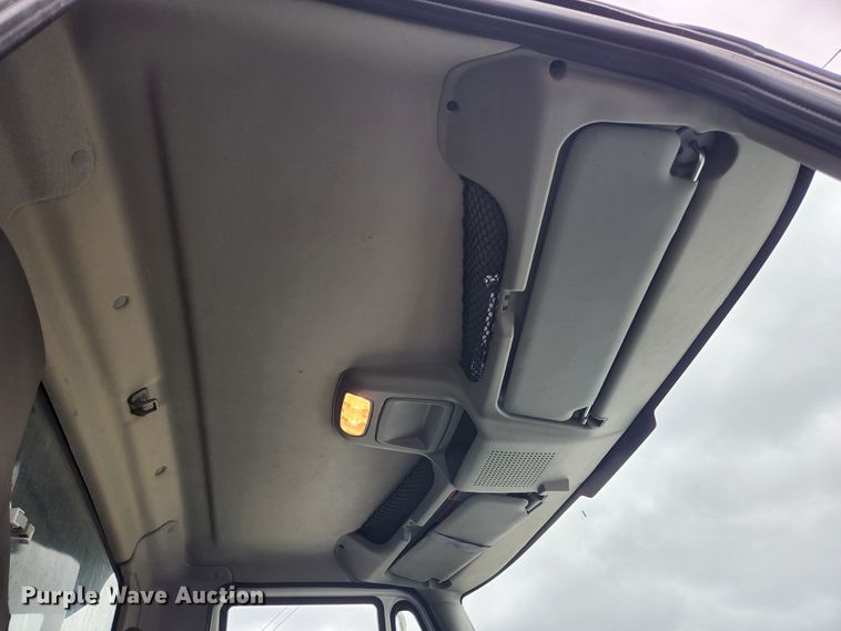 image for item JG9195 2013 International 7400  dump truck