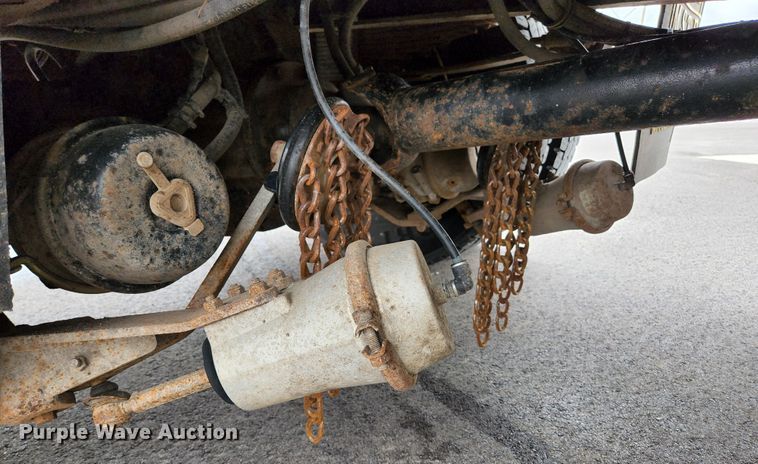 image for item JG9195 2013 International 7400  dump truck