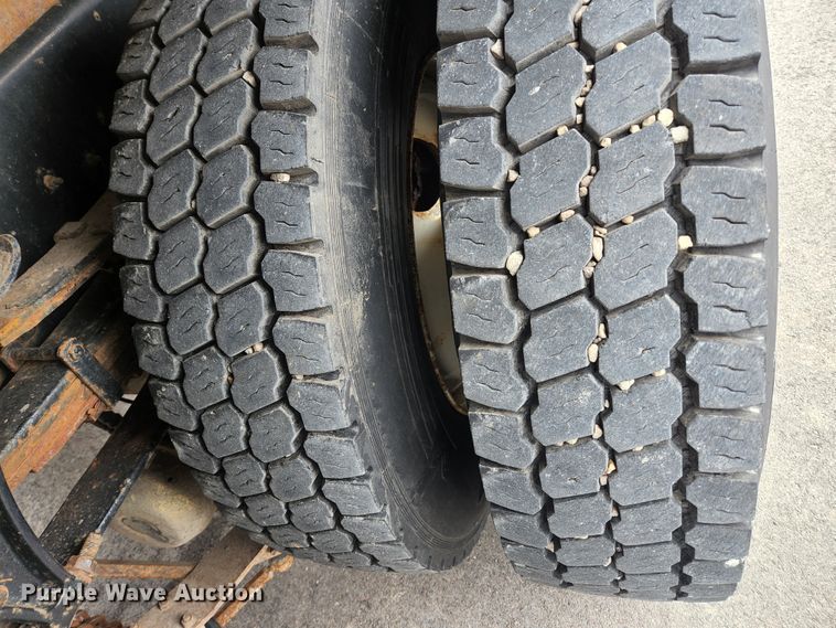 image for item JG9195 2013 International 7400  dump truck