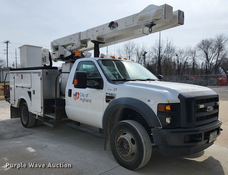 image for item JG9197 2008 Ford F550 Super Duty XL  bucket truck