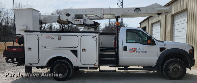 image for item JG9197 2008 Ford F550 Super Duty XL  bucket truck
