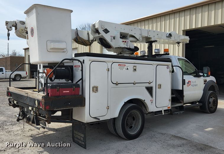 image for item JG9197 2008 Ford F550 Super Duty XL  bucket truck