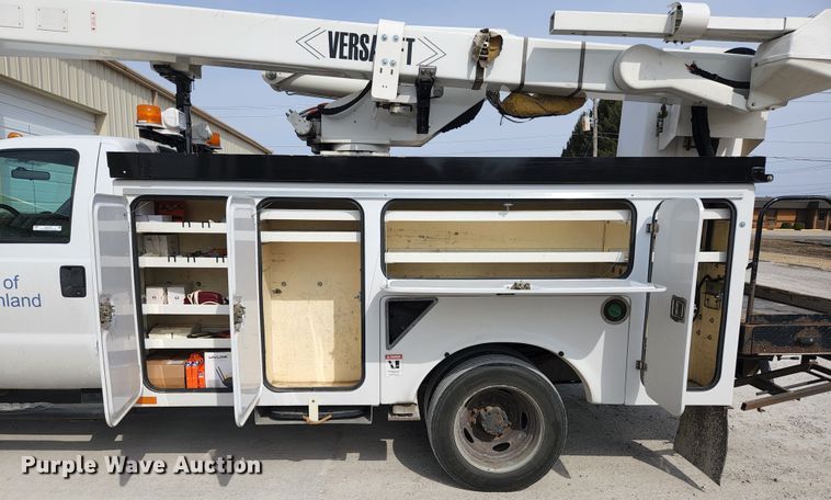 image for item JG9197 2008 Ford F550 Super Duty XL  bucket truck