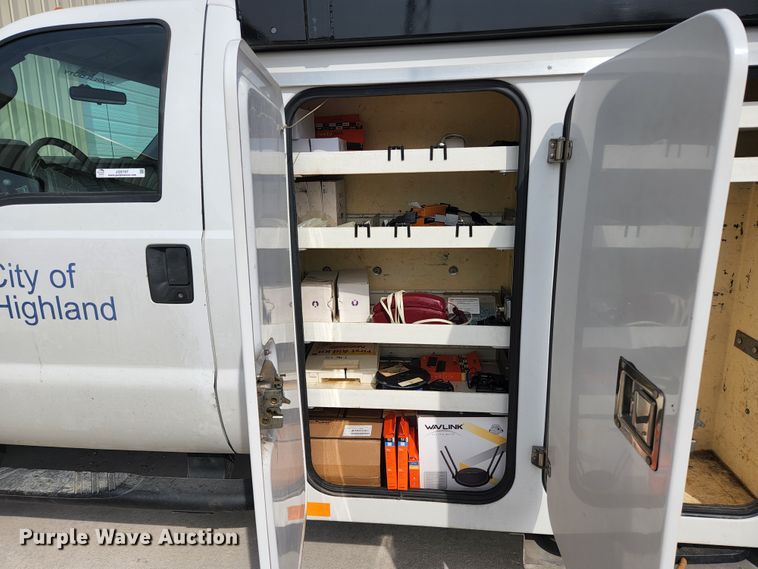 image for item JG9197 2008 Ford F550 Super Duty XL  bucket truck