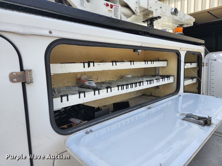 image for item JG9197 2008 Ford F550 Super Duty XL  bucket truck