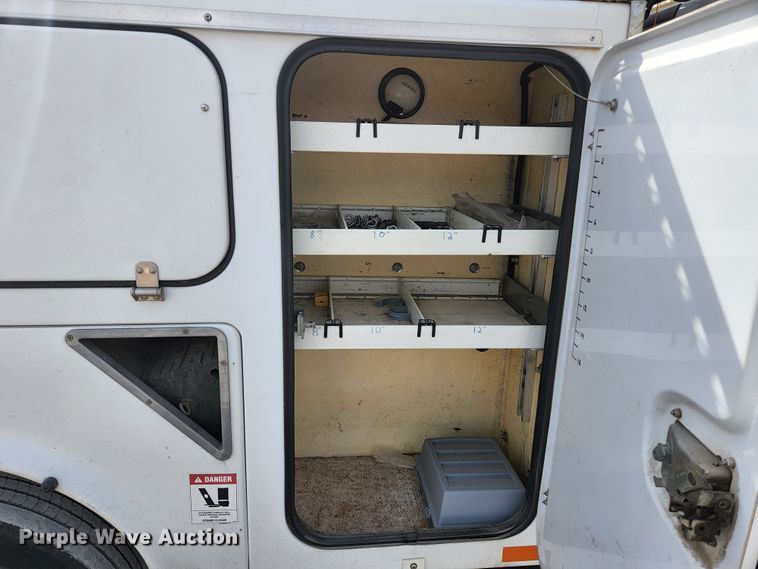 image for item JG9197 2008 Ford F550 Super Duty XL  bucket truck