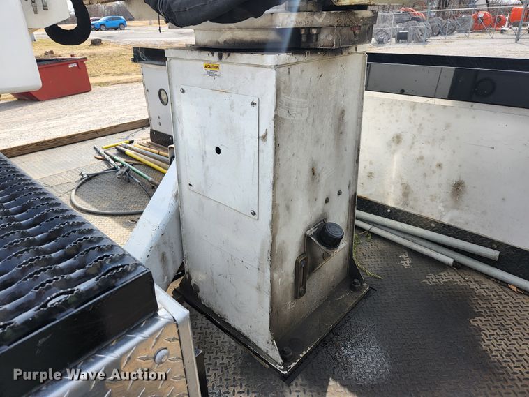 image for item JG9197 2008 Ford F550 Super Duty XL  bucket truck