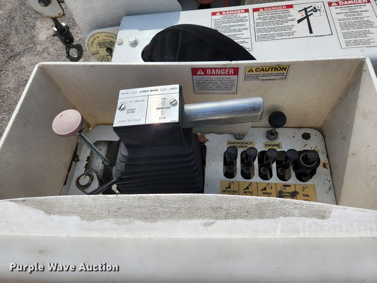 image for item JG9197 2008 Ford F550 Super Duty XL  bucket truck