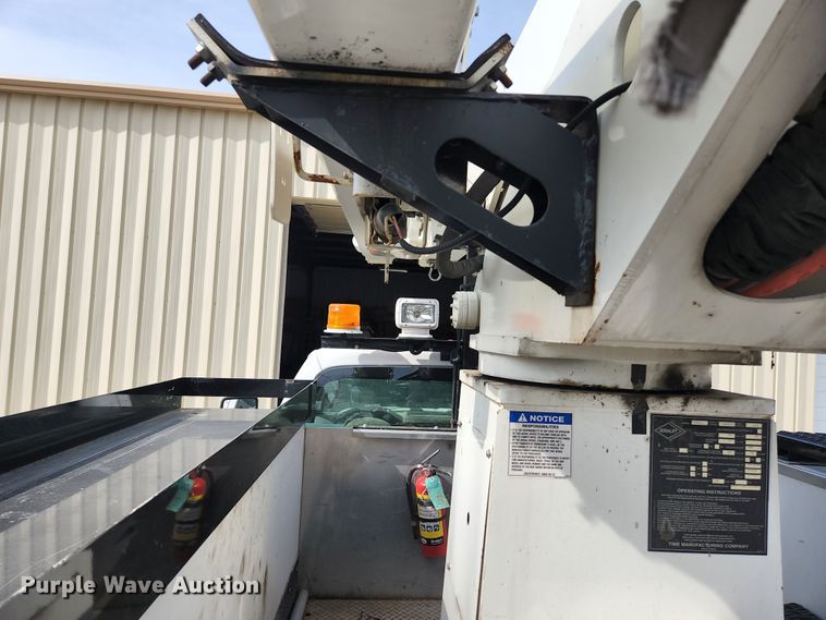 image for item JG9197 2008 Ford F550 Super Duty XL  bucket truck