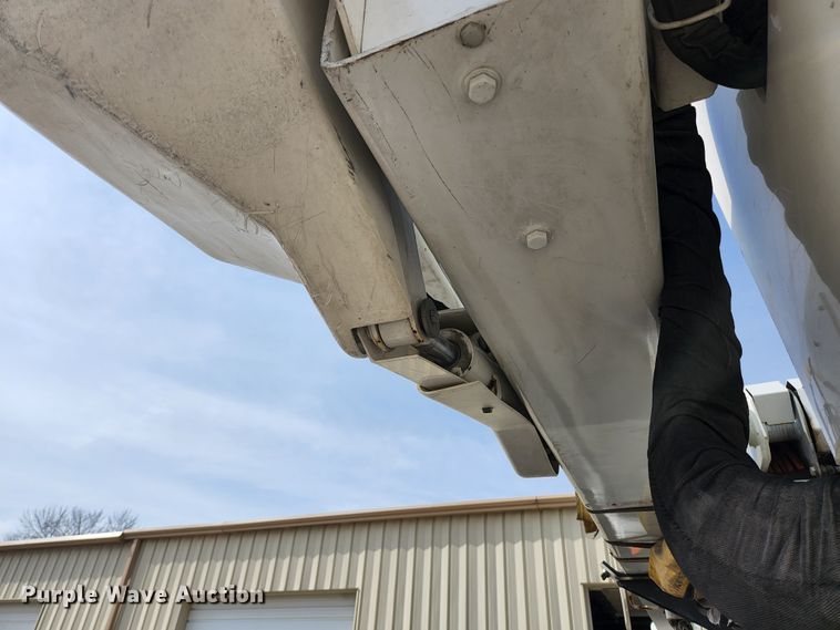 image for item JG9197 2008 Ford F550 Super Duty XL  bucket truck