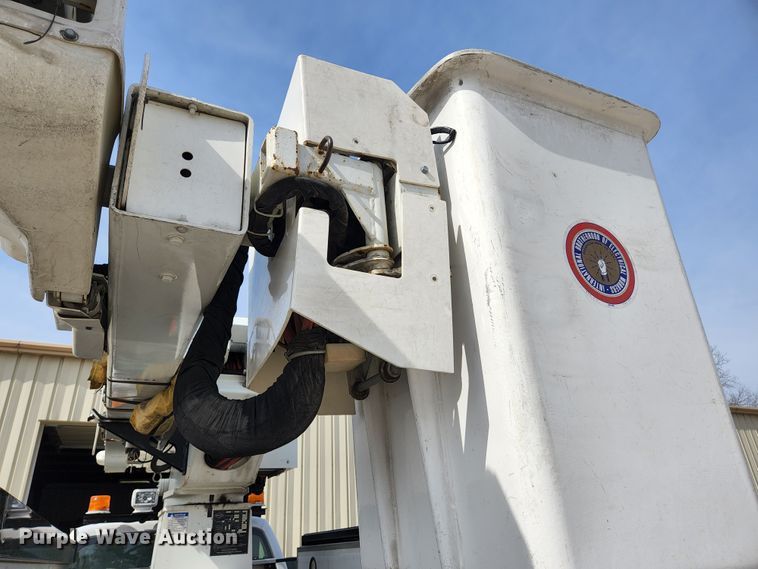 image for item JG9197 2008 Ford F550 Super Duty XL  bucket truck