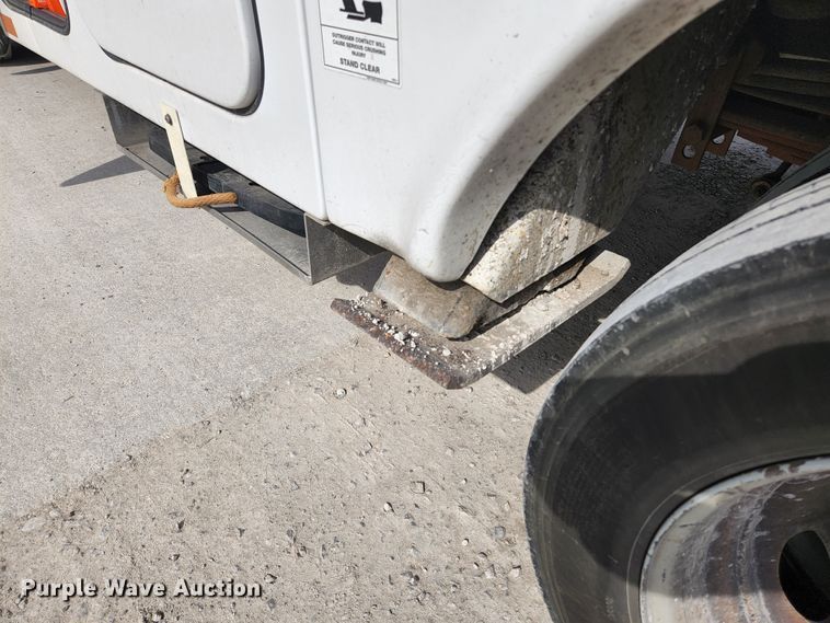 image for item JG9197 2008 Ford F550 Super Duty XL  bucket truck