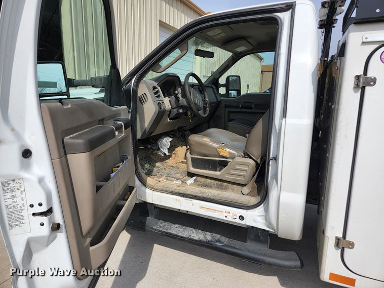 image for item JG9197 2008 Ford F550 Super Duty XL  bucket truck