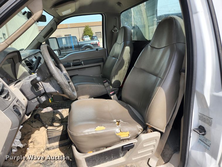 image for item JG9197 2008 Ford F550 Super Duty XL  bucket truck