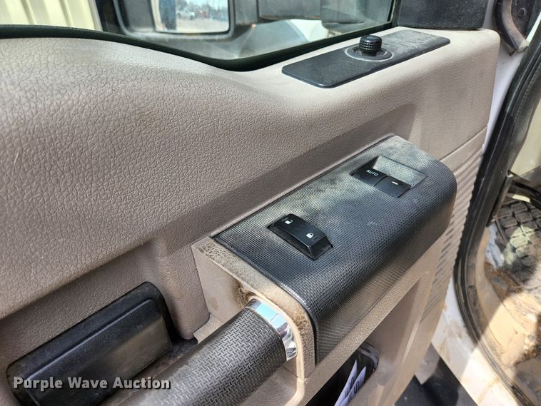 image for item JG9197 2008 Ford F550 Super Duty XL  bucket truck