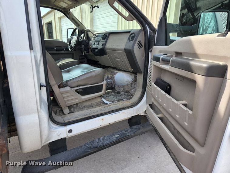 image for item JG9197 2008 Ford F550 Super Duty XL  bucket truck