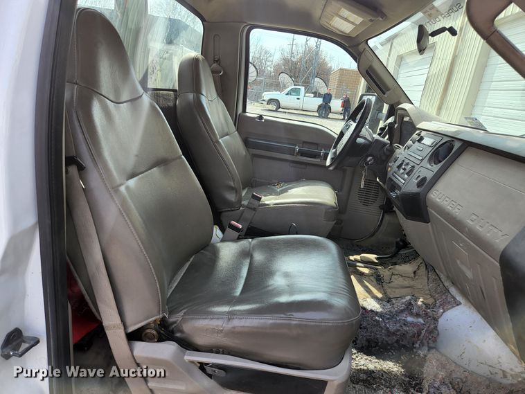 image for item JG9197 2008 Ford F550 Super Duty XL  bucket truck