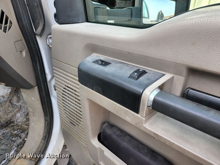 image for item JG9197 2008 Ford F550 Super Duty XL  bucket truck