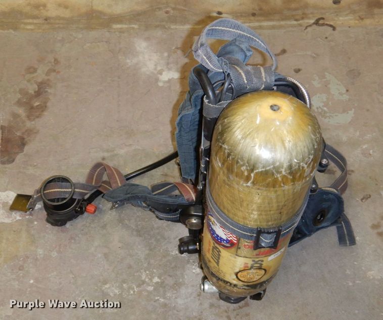 image for item JJ9314 (3) SCBA units