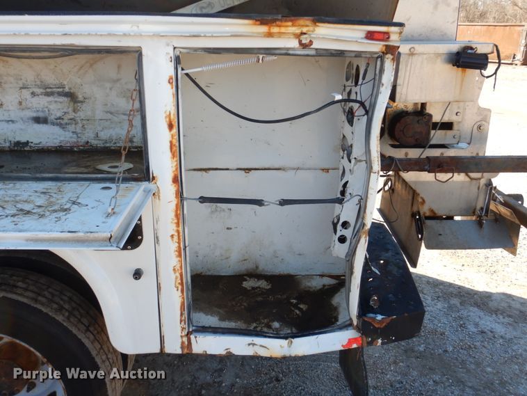 image for item JJ9341 2015 Ford F550 Super Duty  utility / service truck