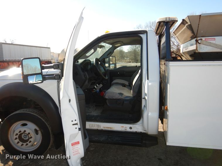 image for item JJ9341 2015 Ford F550 Super Duty  utility / service truck