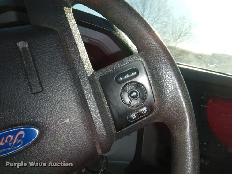 image for item JJ9341 2015 Ford F550 Super Duty  utility / service truck