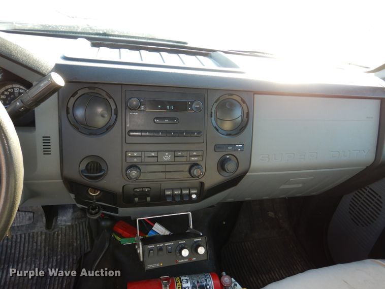 image for item JJ9341 2015 Ford F550 Super Duty  utility / service truck