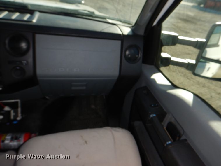 image for item JJ9341 2015 Ford F550 Super Duty  utility / service truck