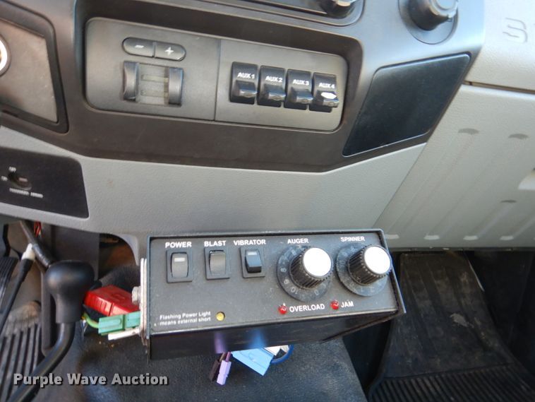 image for item JJ9341 2015 Ford F550 Super Duty  utility / service truck